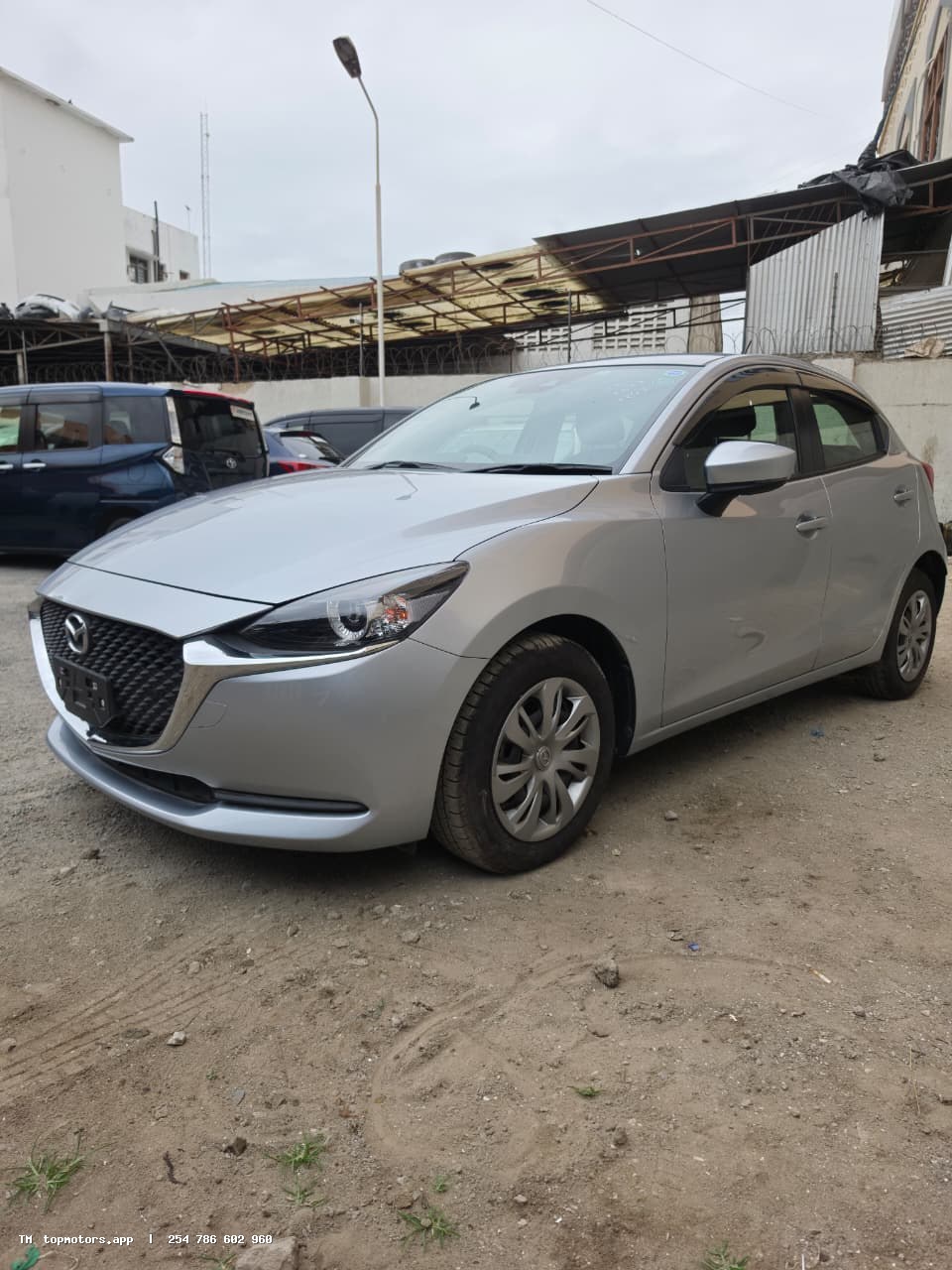 Mazda 2 photo 1 of 19