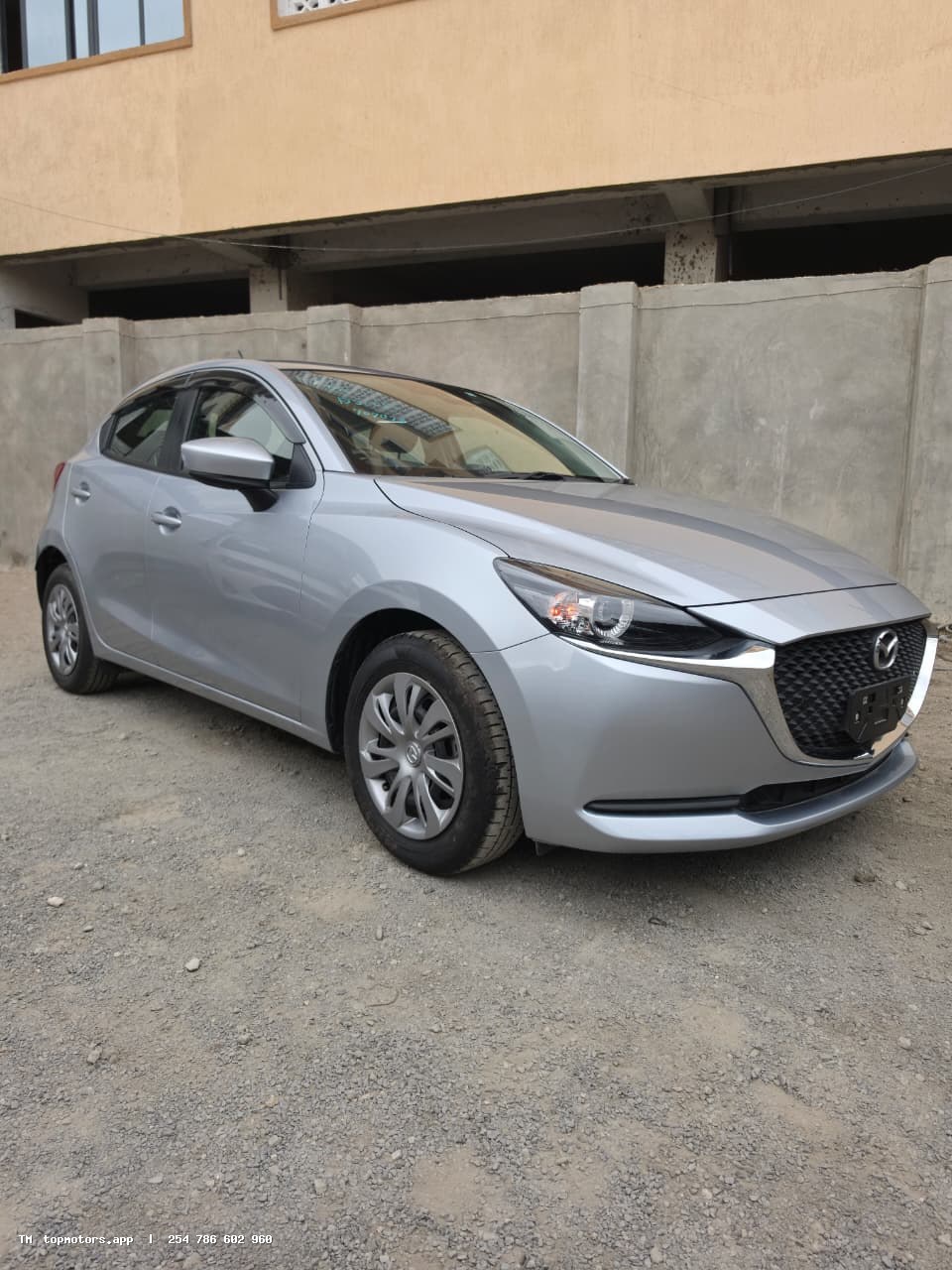 Mazda 2 photo 3 of 19