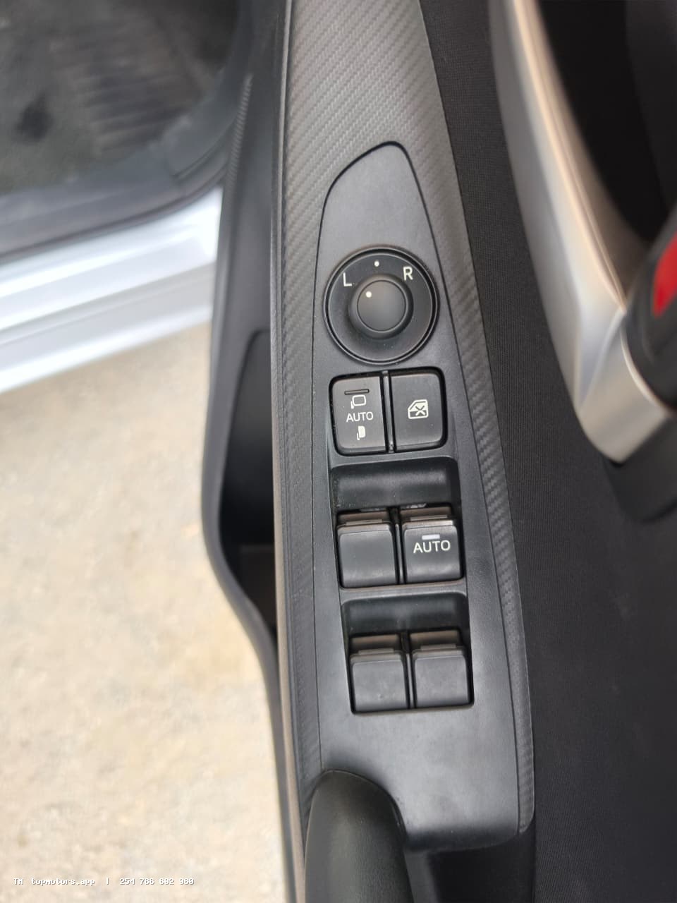 Mazda 2 photo 18 of 19