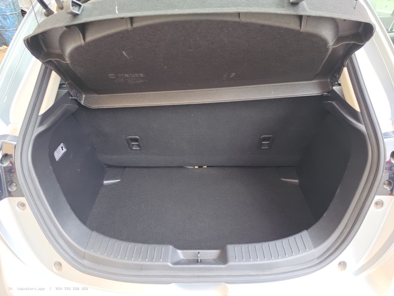 Mazda 2 photo 19 of 19