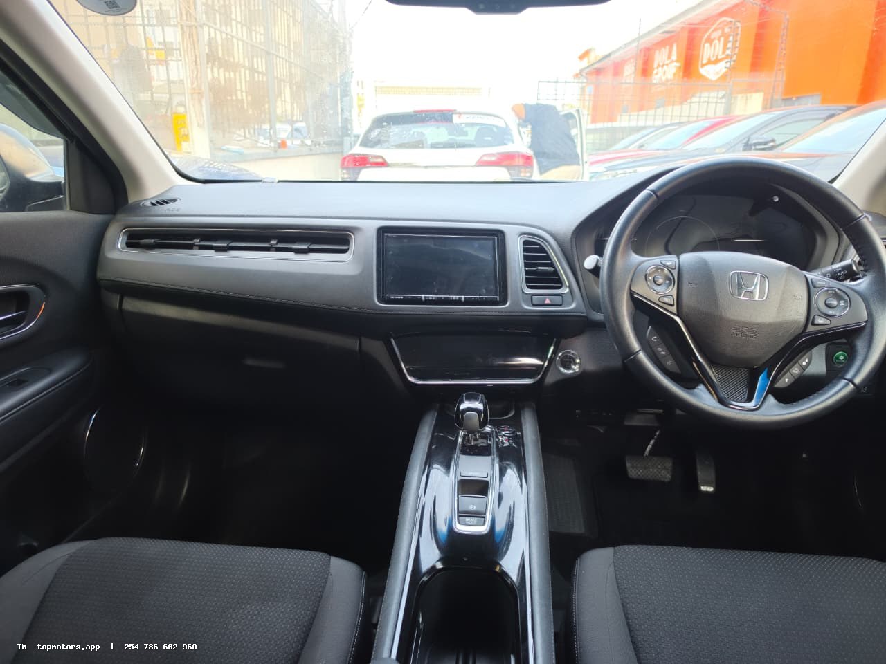 Honda Vezel photo 5 of 13