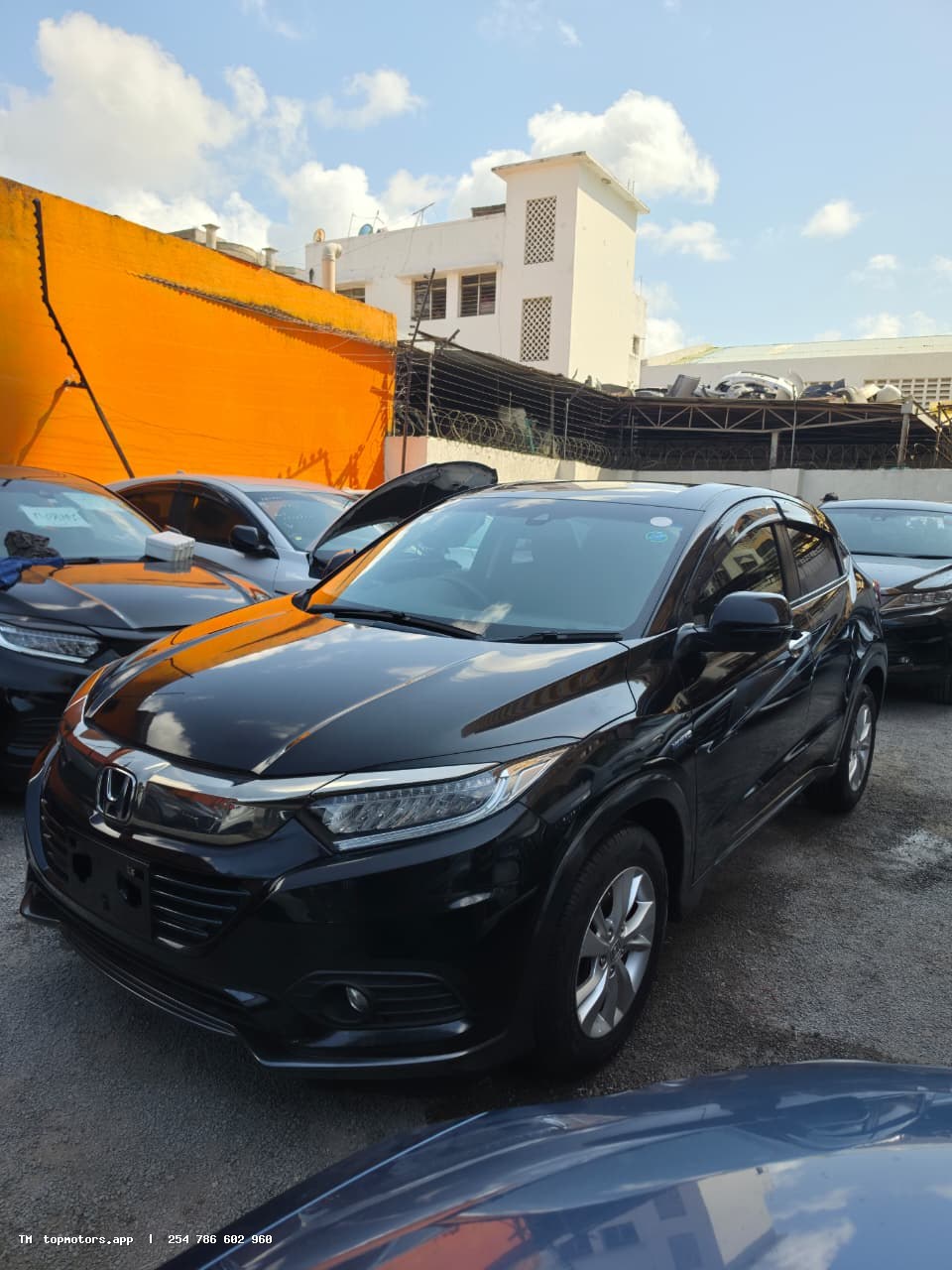 Honda Vezel photo 1 of 13
