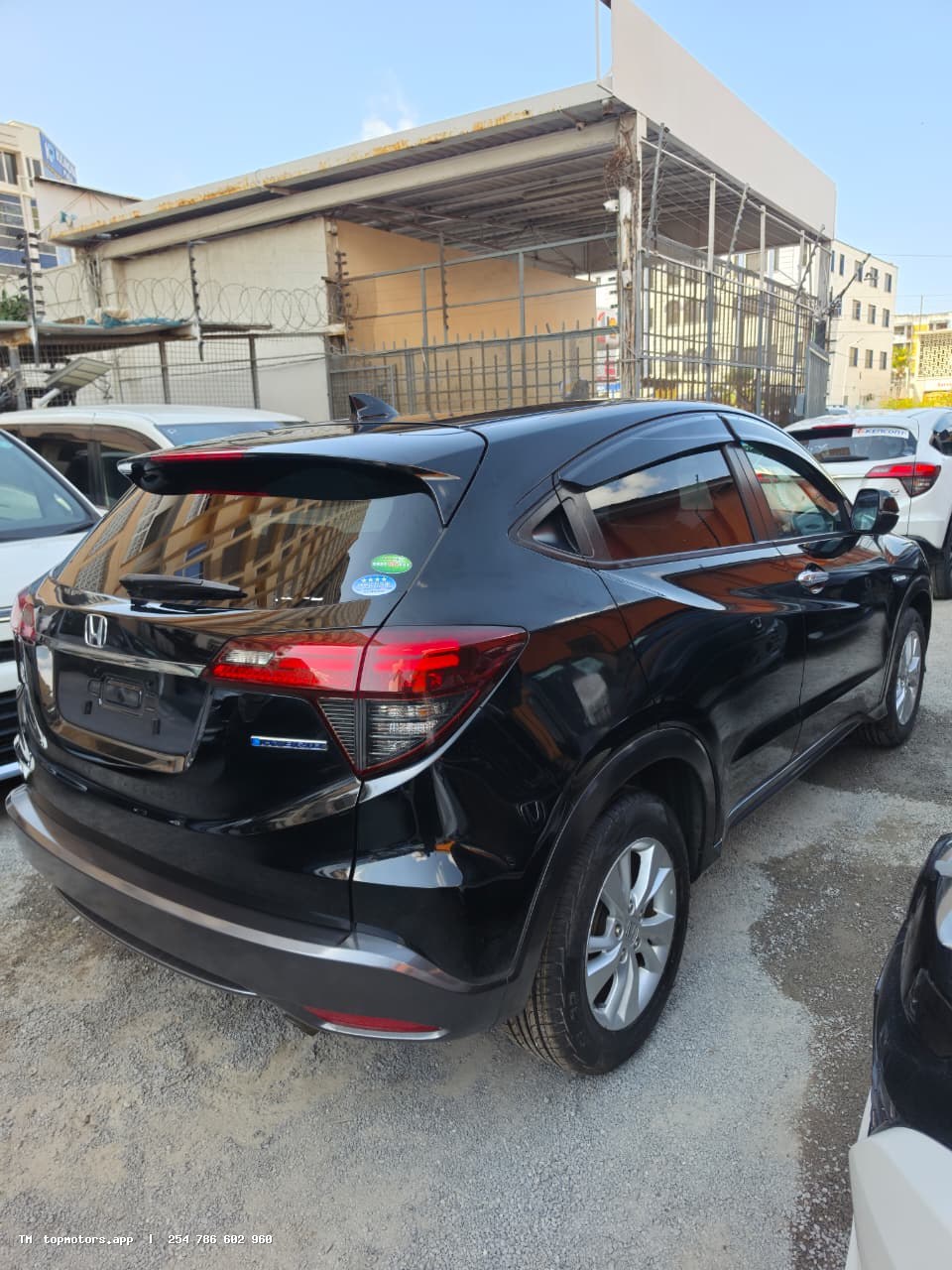 Honda Vezel photo 2 of 13