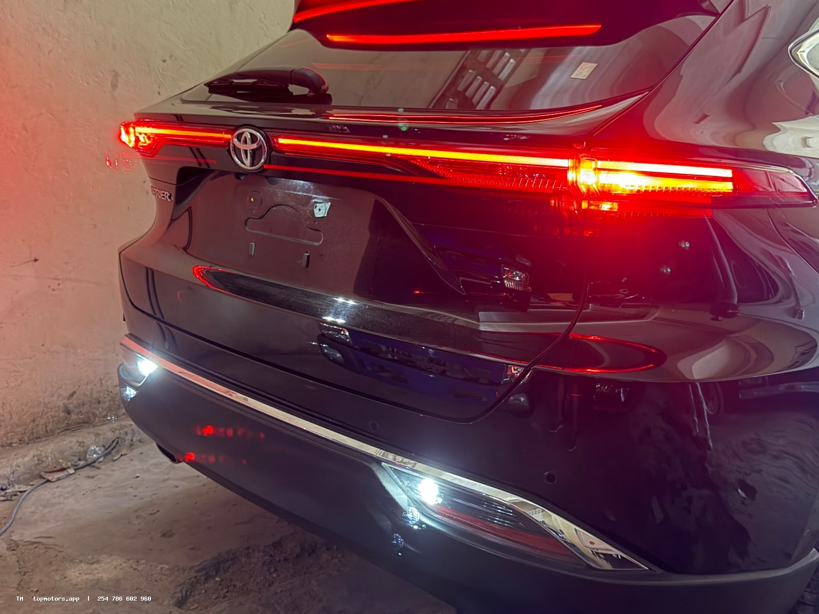 Toyota Harrier photo 10 of 18