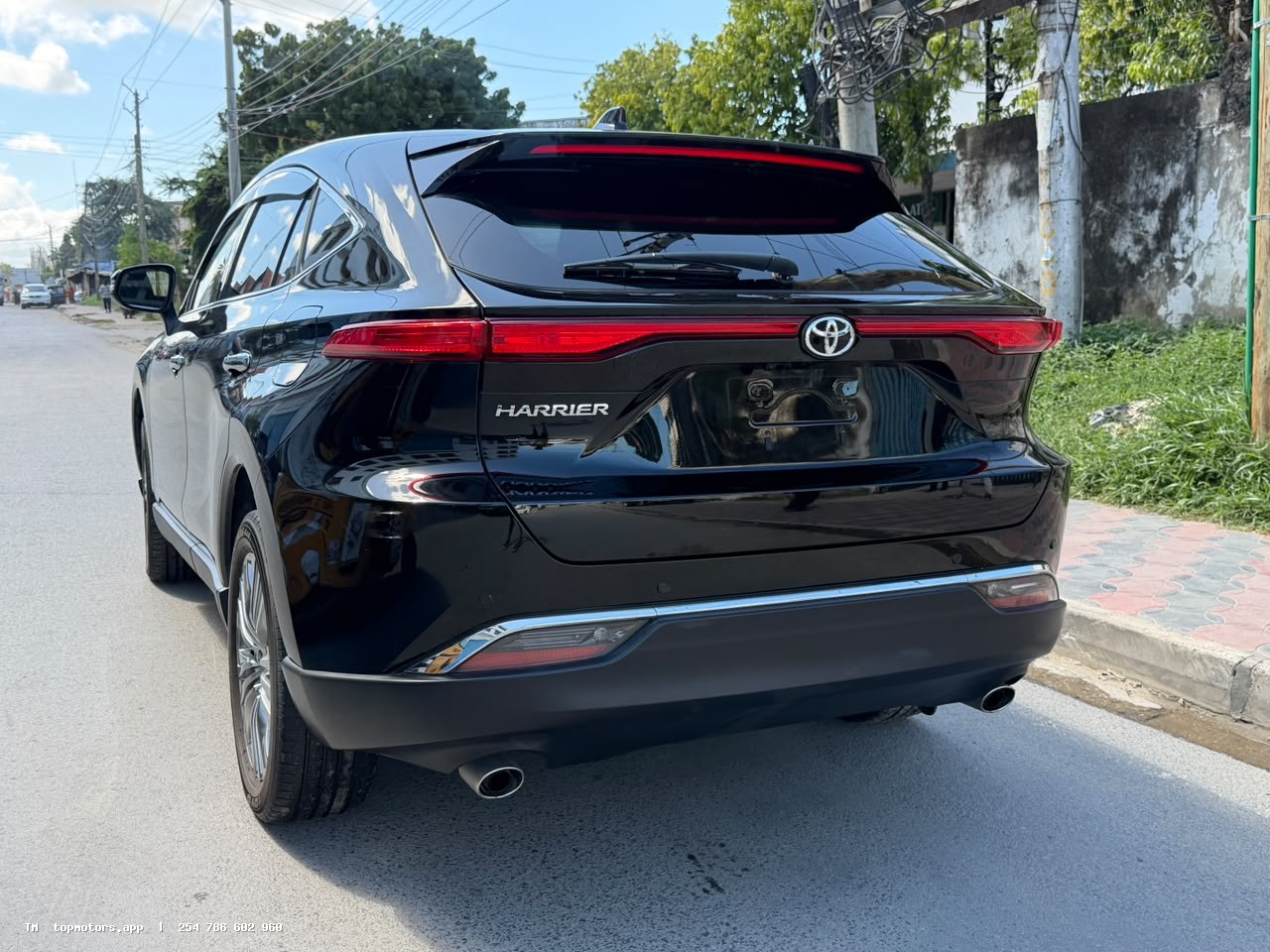Toyota Harrier photo 4 of 18