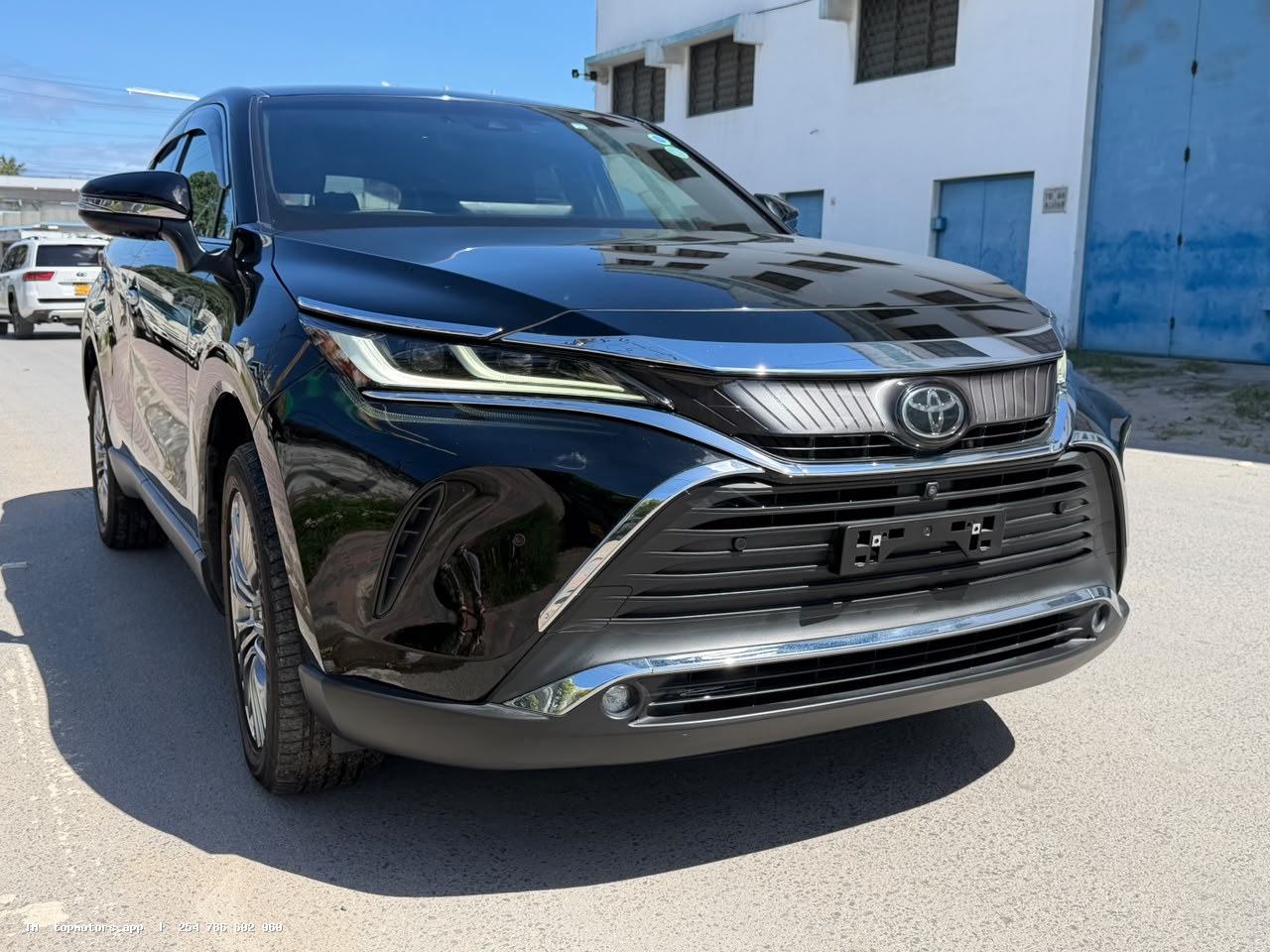 Toyota Harrier photo 16 of 18