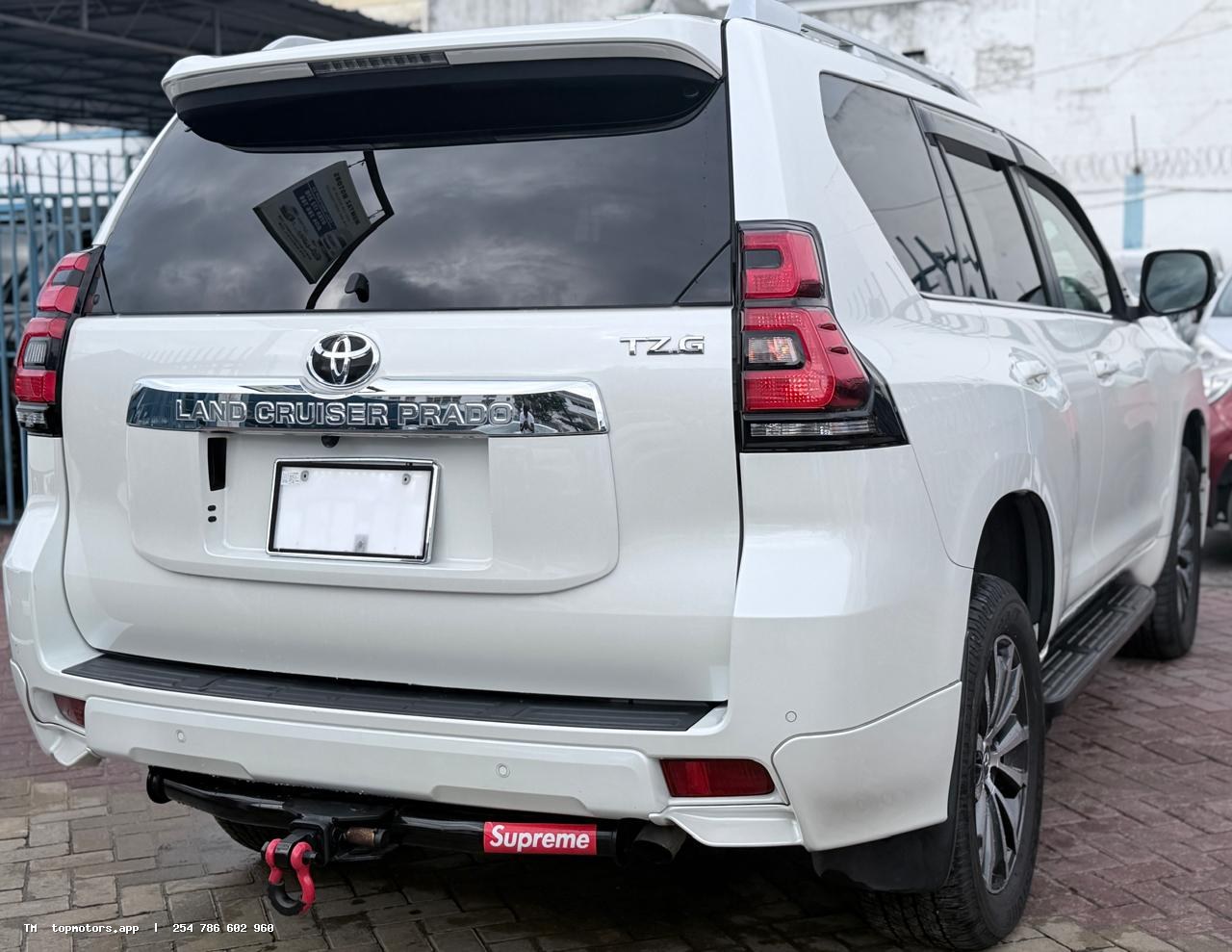Toyota Land Cruiser Prado TZG photo 2 of 7