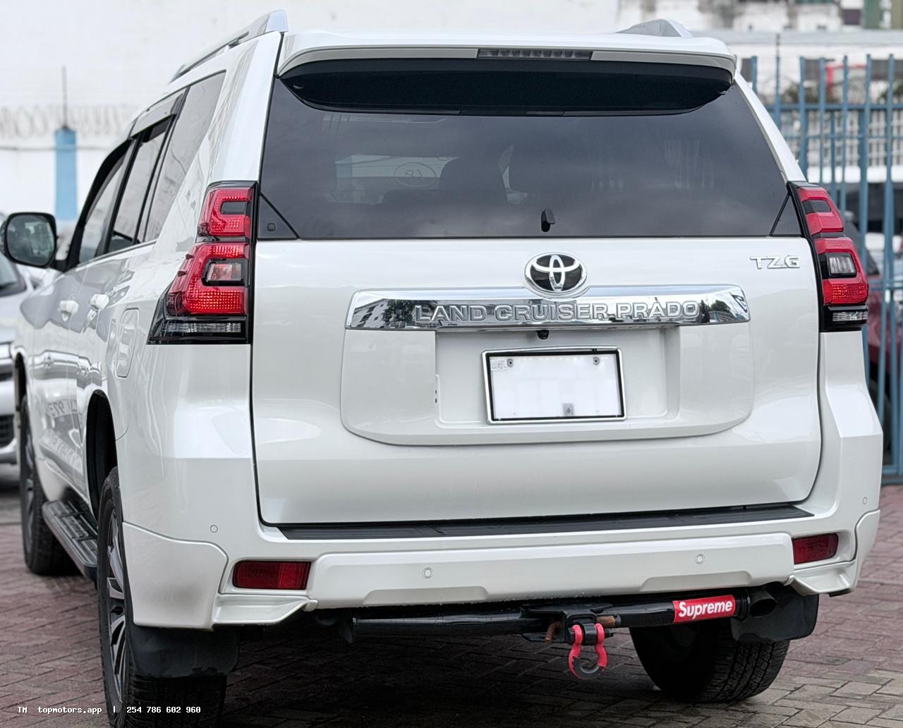 Toyota Land Cruiser Prado TZG photo 4 of 7