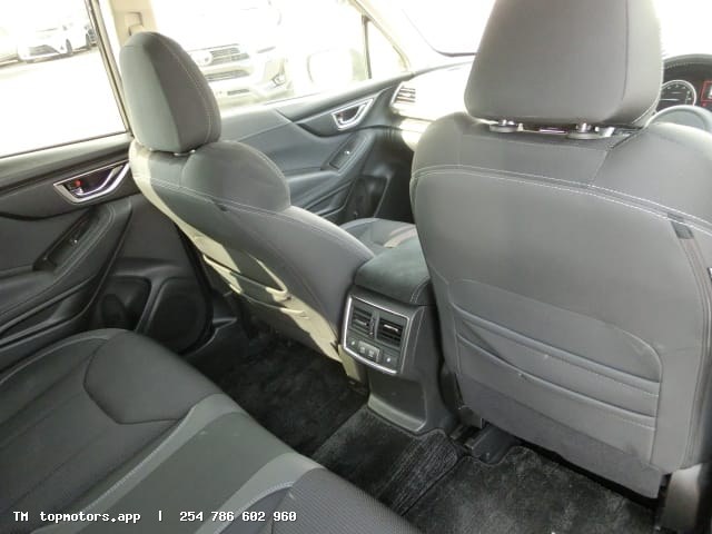 Subaru Forester photo 4 of 6