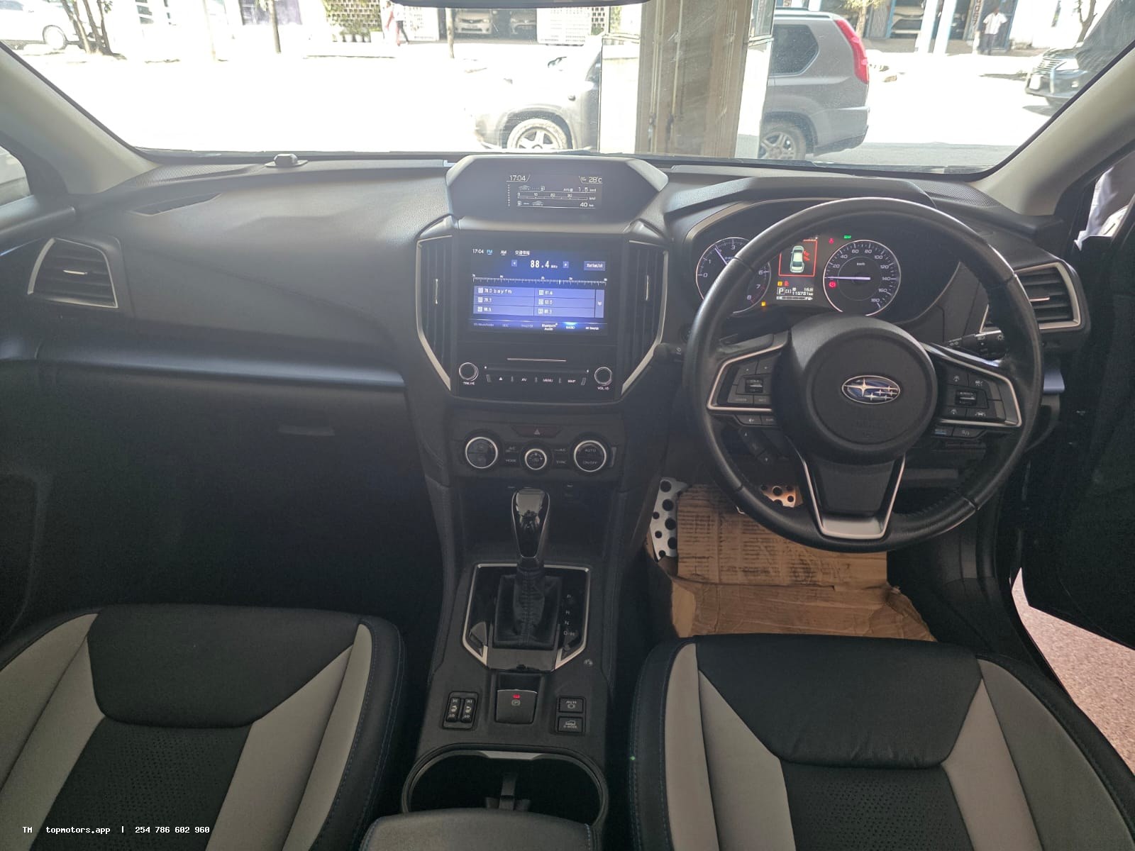 Subaru XV photo 5 of 13