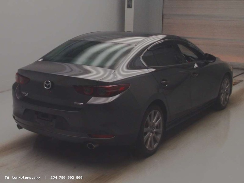 Mazda 3 photo 2 of 7