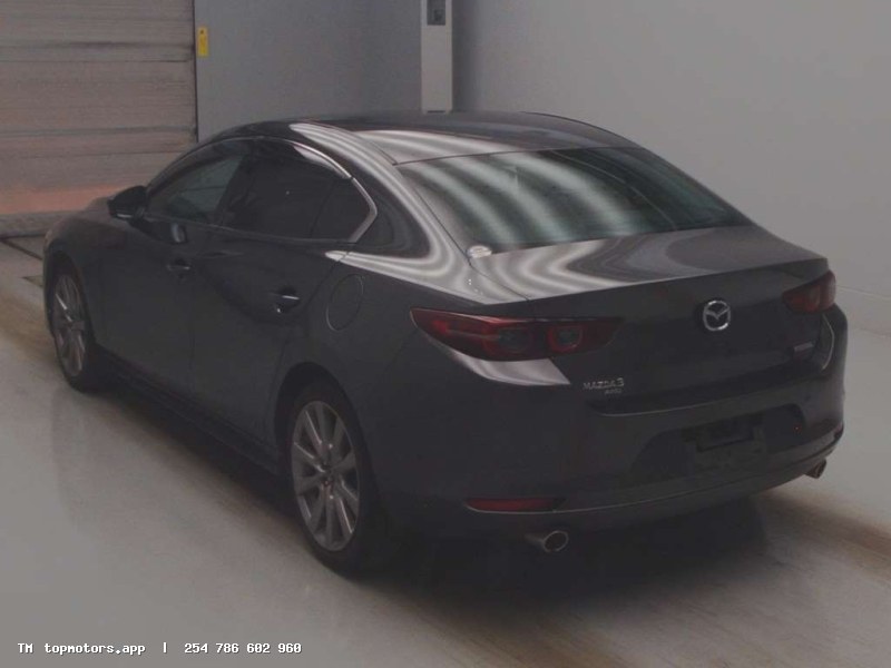 Mazda 3 photo 4 of 7