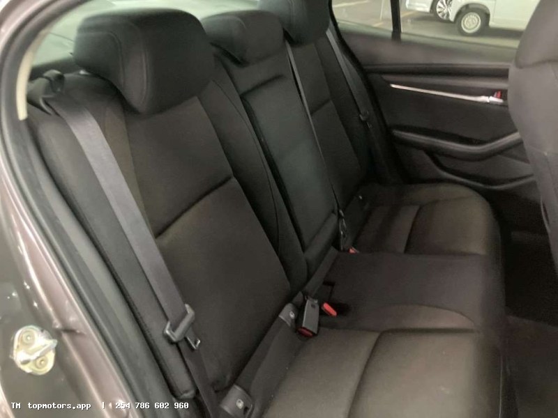 Mazda 3 photo 7 of 7