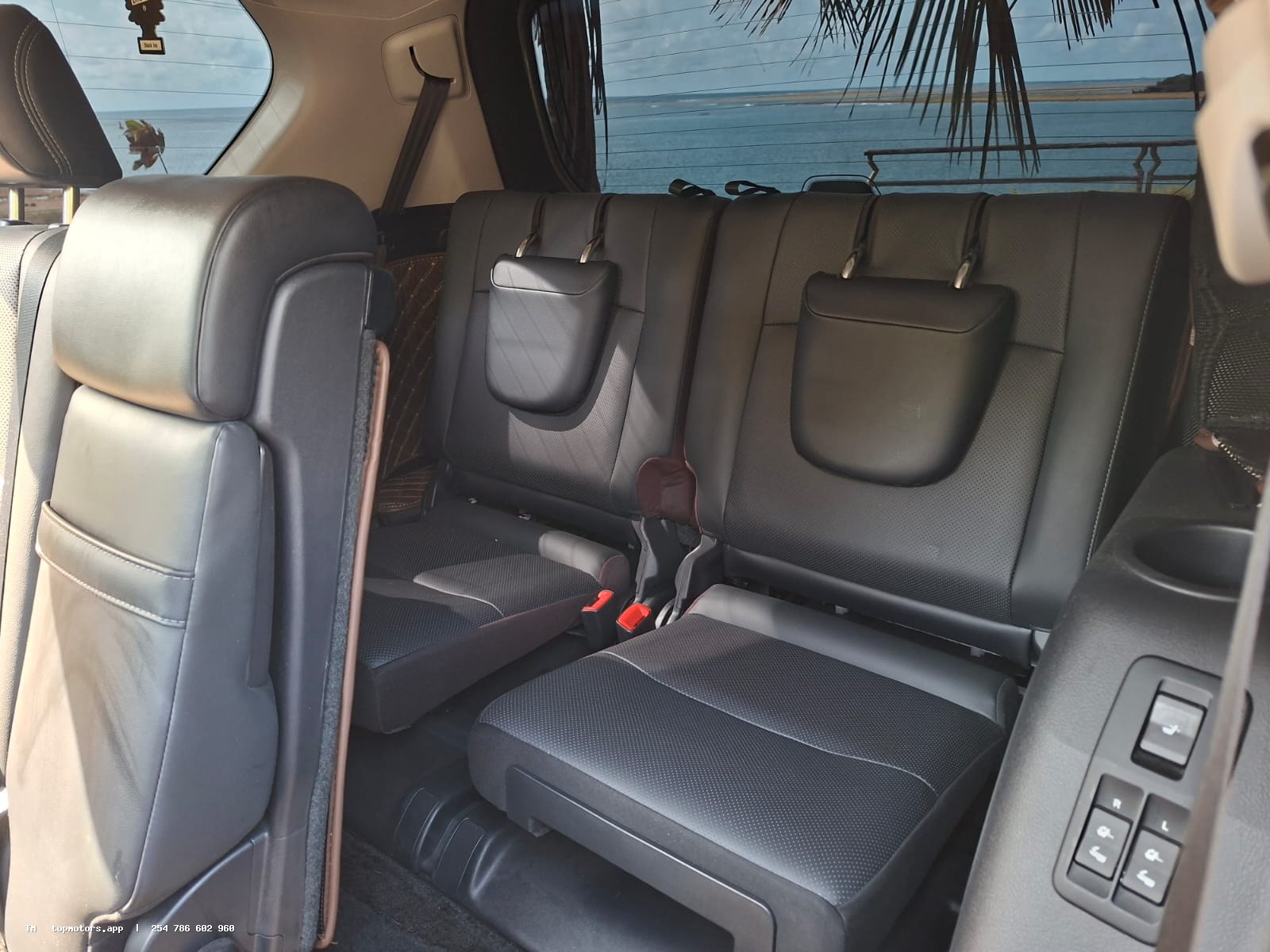 Toyota Land Cruiser Prado TZG photo 6 of 18