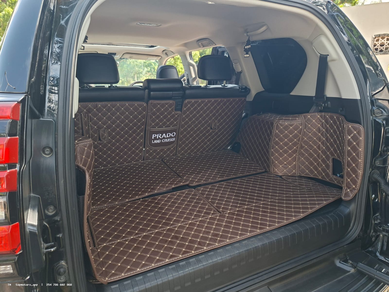 Toyota Land Cruiser Prado TZG photo 8 of 18
