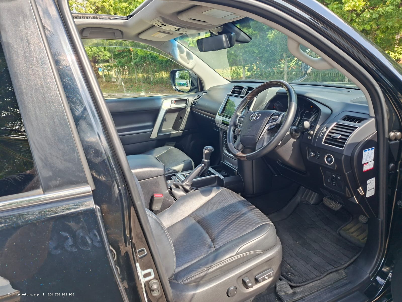Toyota Land Cruiser Prado TZG photo 5 of 18