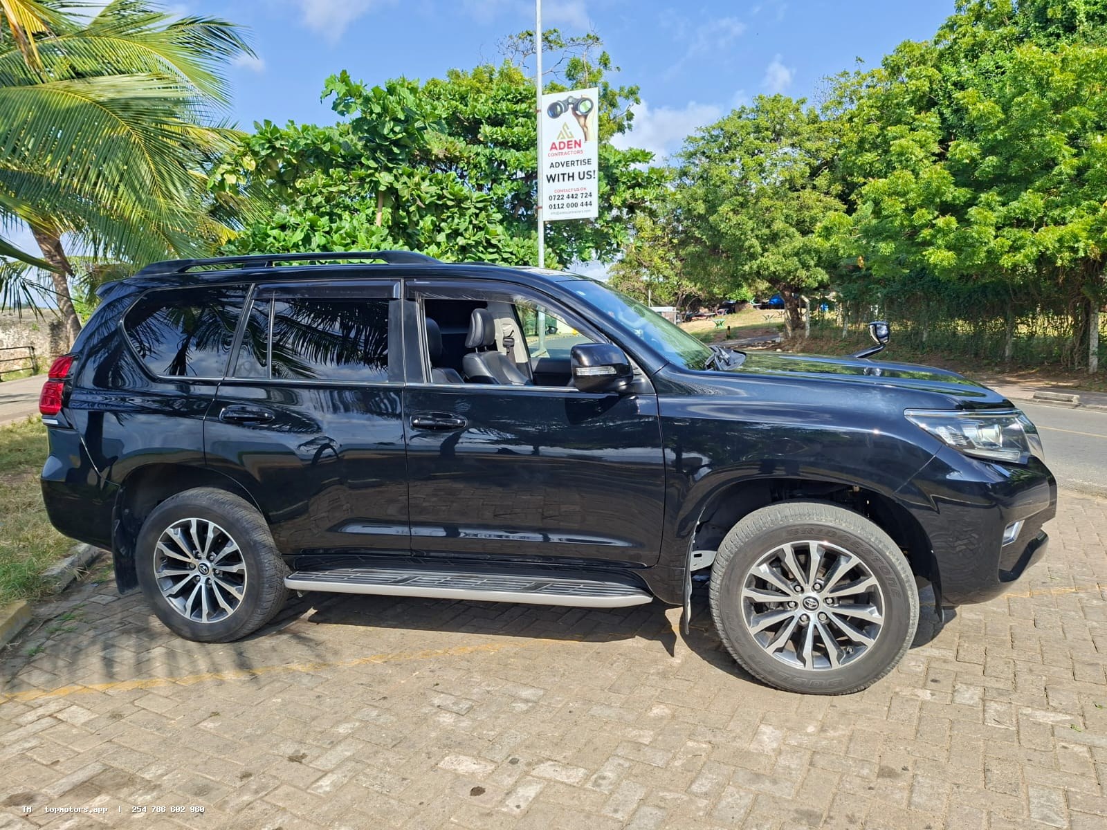 Toyota Land Cruiser Prado TZG photo 9 of 18