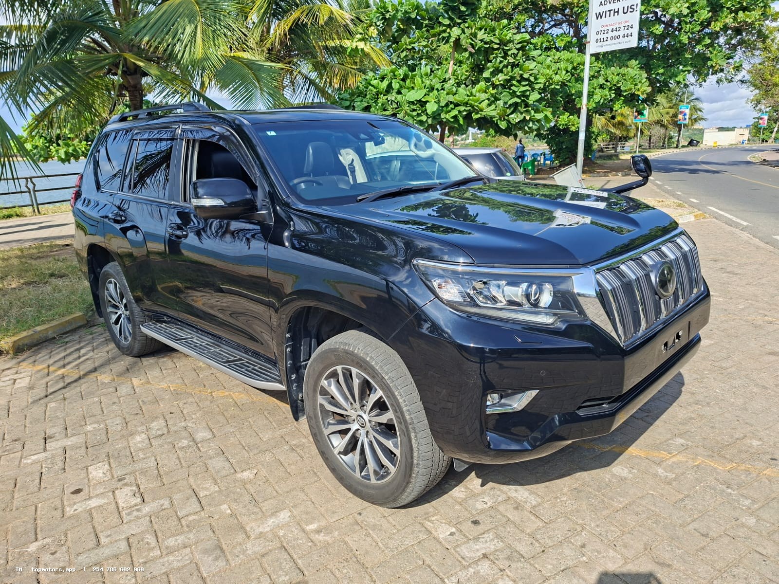 Toyota Land Cruiser Prado TZG photo 3 of 18