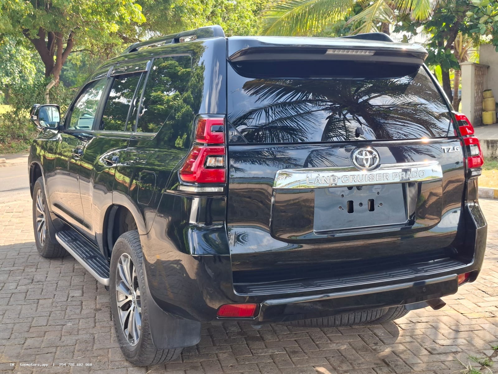 Toyota Land Cruiser Prado TZG photo 4 of 18
