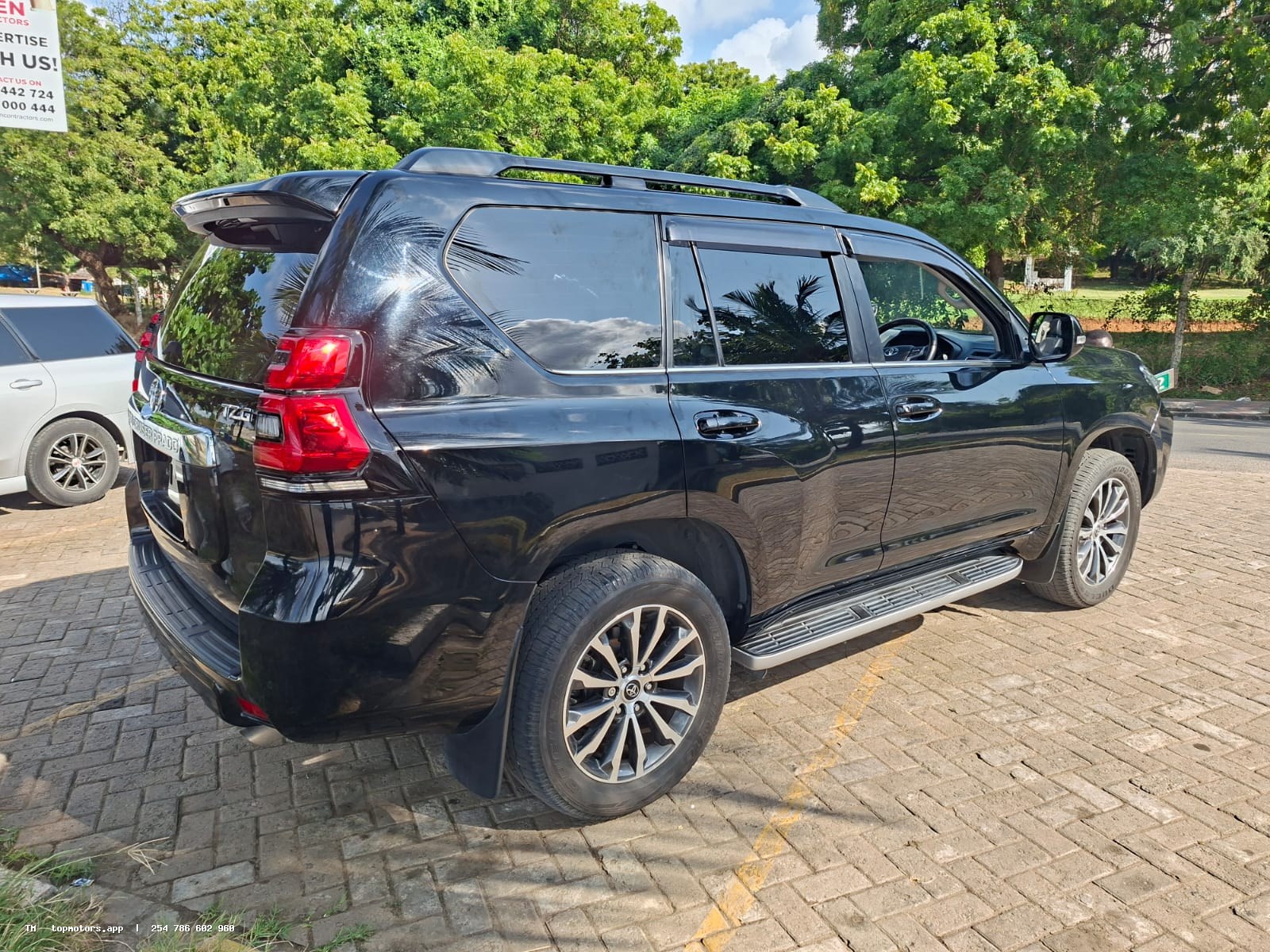 Toyota Land Cruiser Prado TZG photo 16 of 18