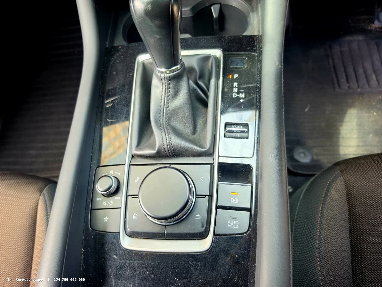 Mazda 3 photo 6 of 14
