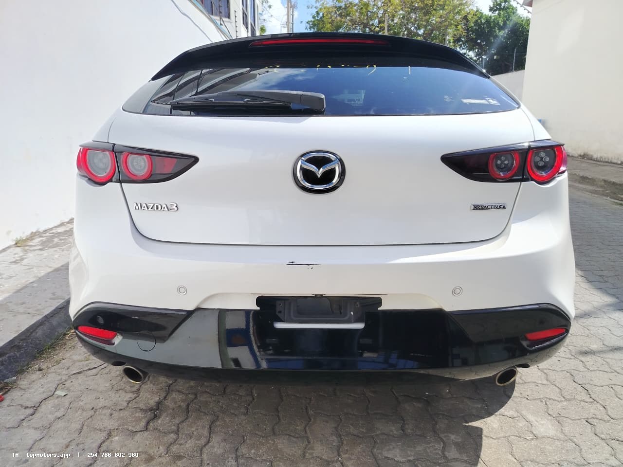 Mazda 3 photo 4 of 16