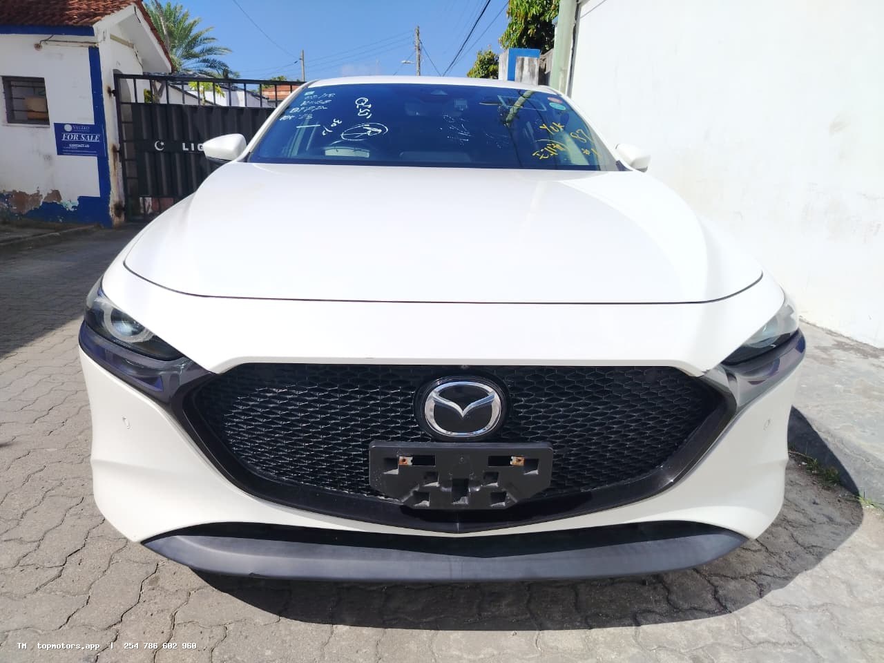 Mazda 3 photo 5 of 16
