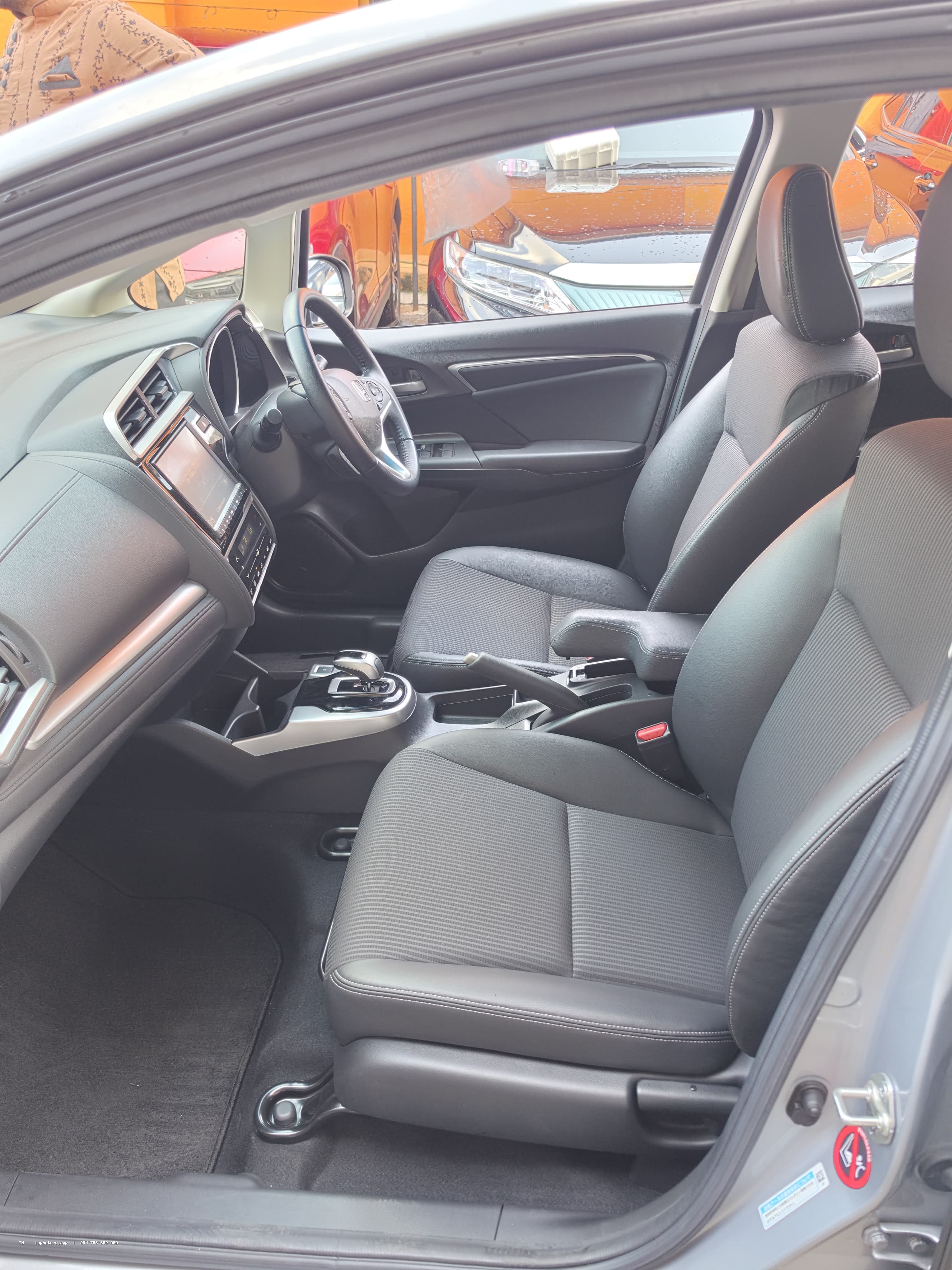Honda Fit photo 9 of 20