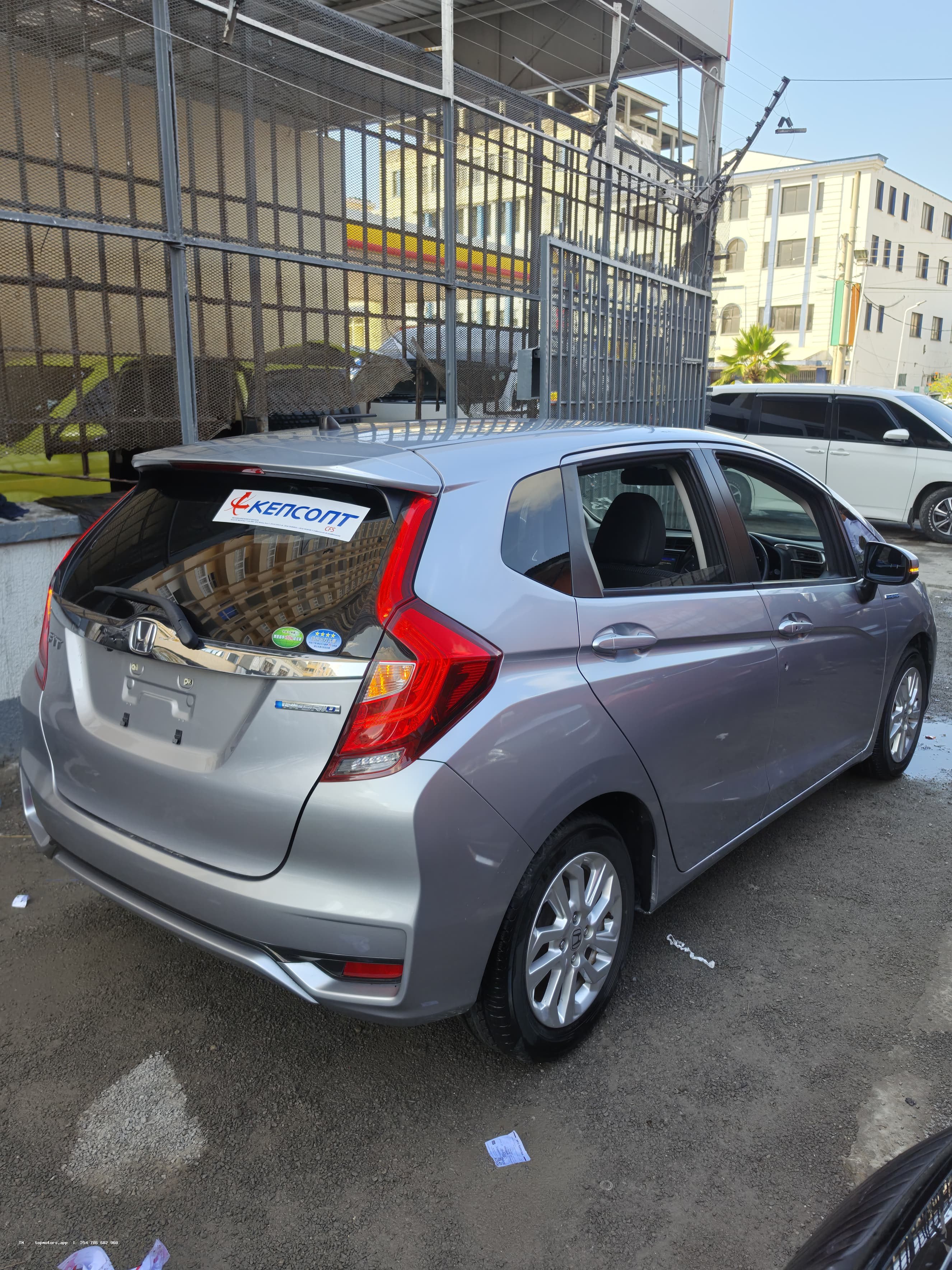 Honda Fit photo 2 of 20