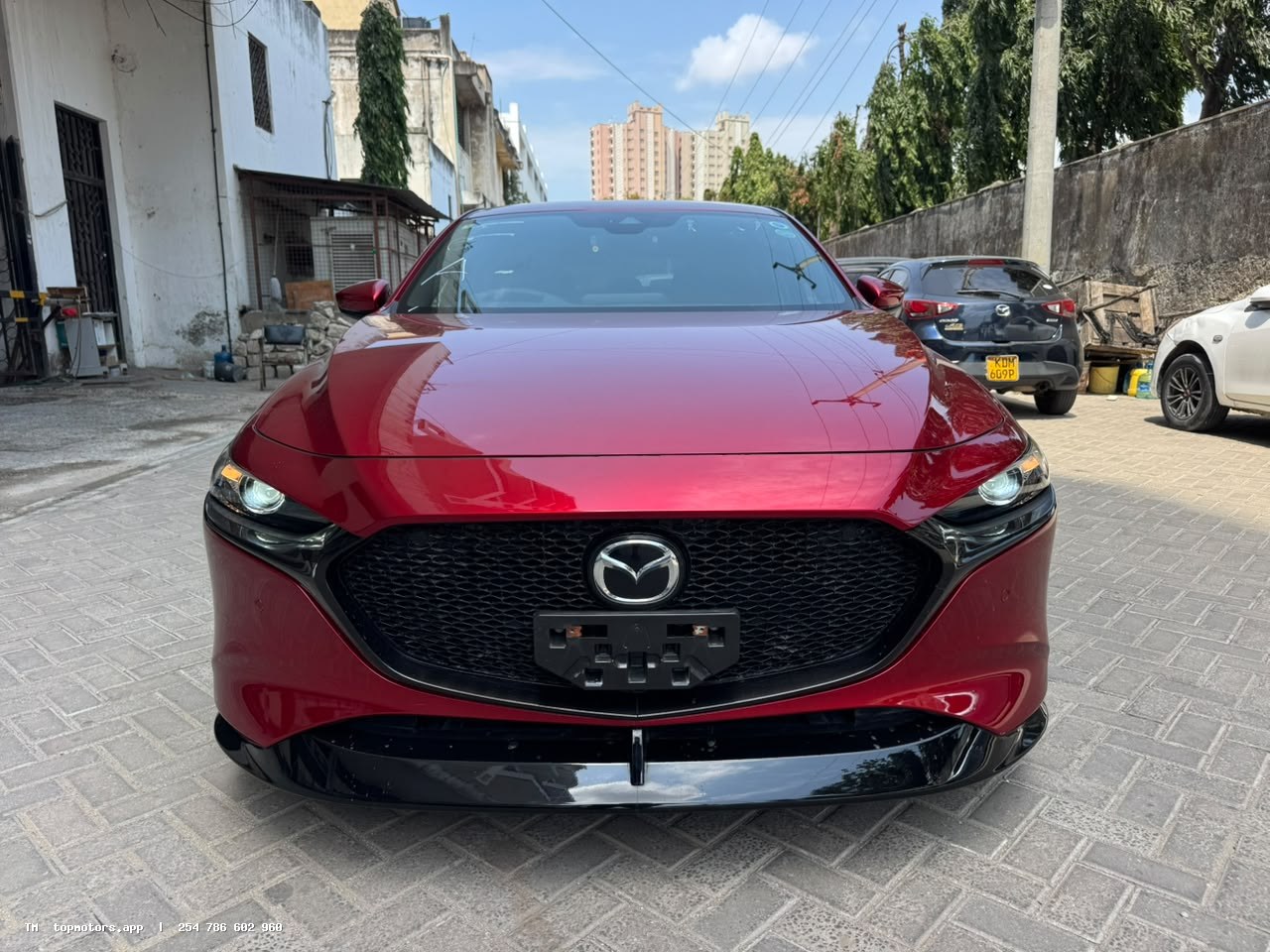 Mazda 3 photo 8 of 21