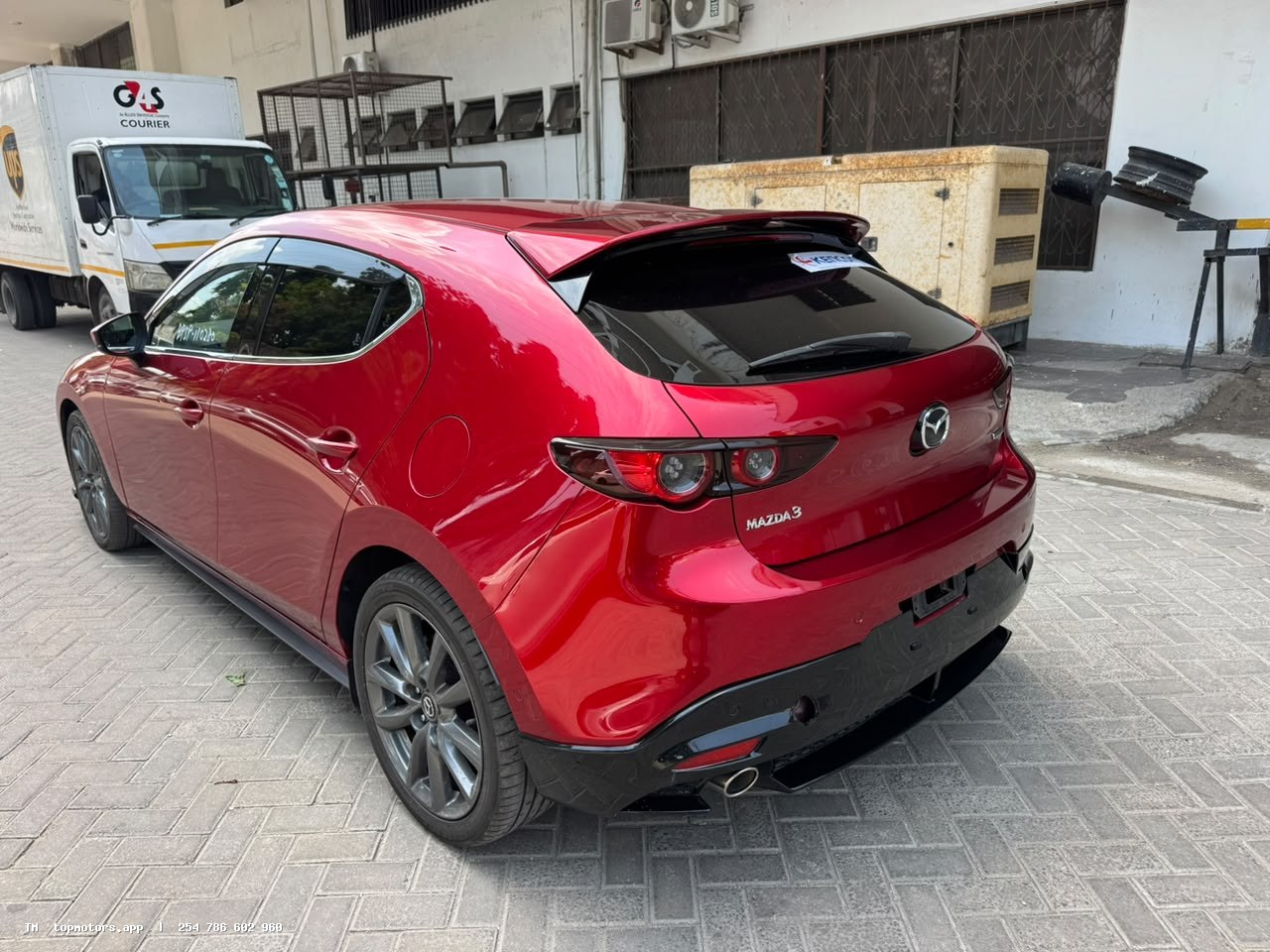 Mazda 3 photo 4 of 21