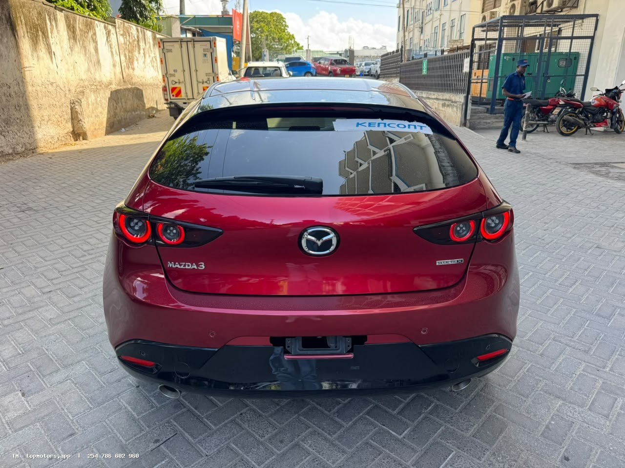 Mazda 3 photo 12 of 21