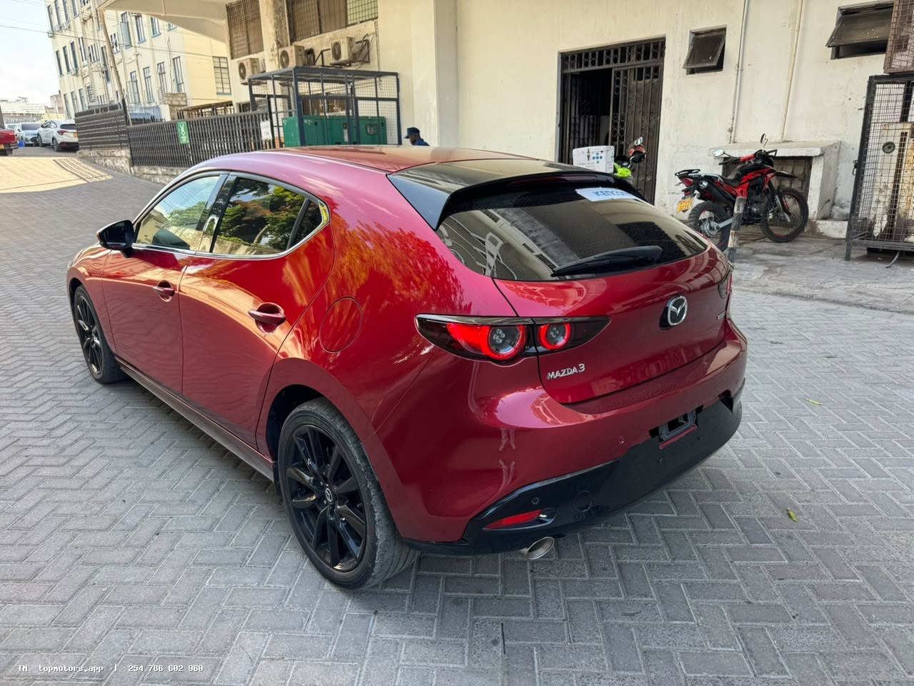 Mazda 3 photo 11 of 21