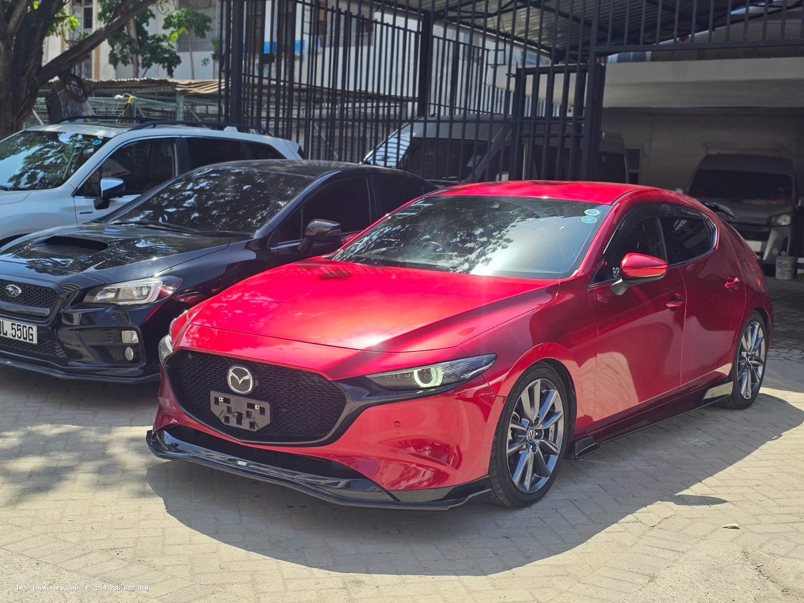 Mazda 3 photo 5 of 12
